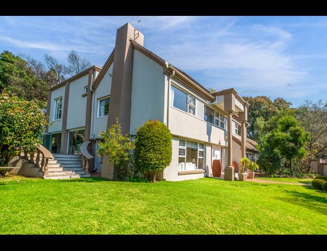5 BEDROOM HOUSE FOR SALE IN NORTHCLIFF